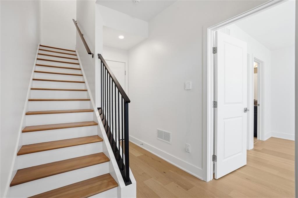 4312 Summit Street Pittsburgh, PA 15201 - Photo 6 of 48