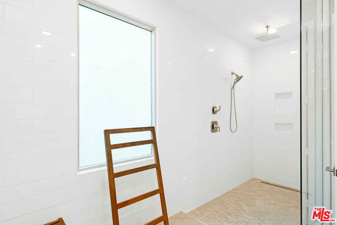 116 Catalyst Irvine, CA 92618 - Photo 45 of 75