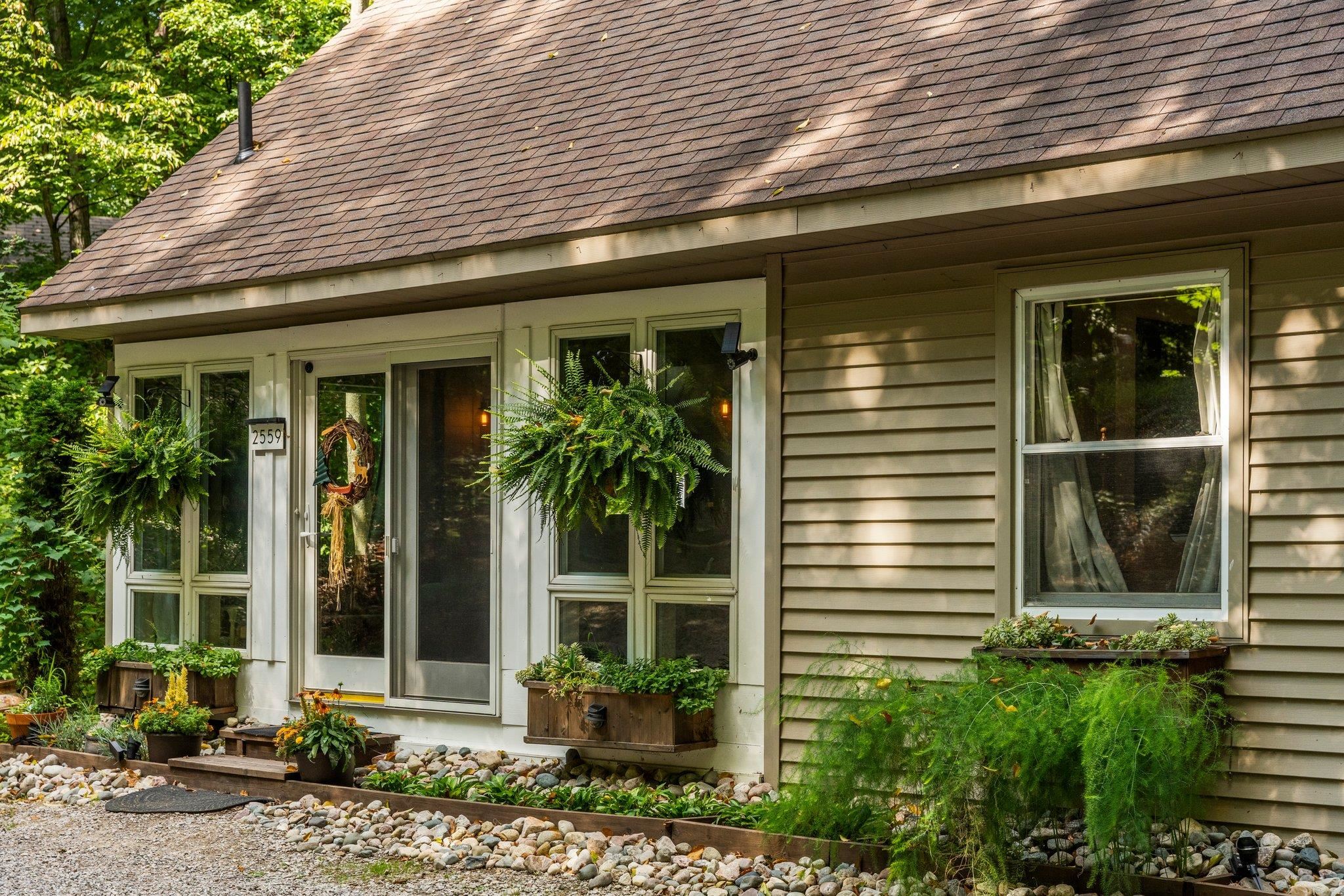2559 Chaperon Drive Traverse City, MI 49696 - Photo 48 of 55 1916066-47.JPG