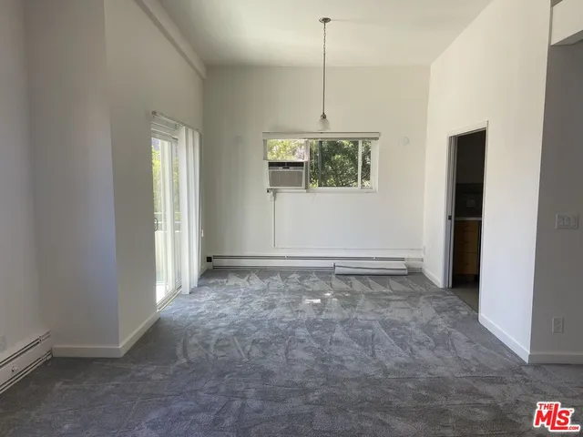 a view of empty room with window