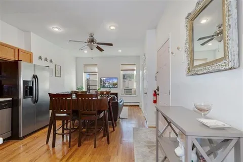 $2,950 | 259 Grove Street, Unit 2, Jersey City, NJ 07302
