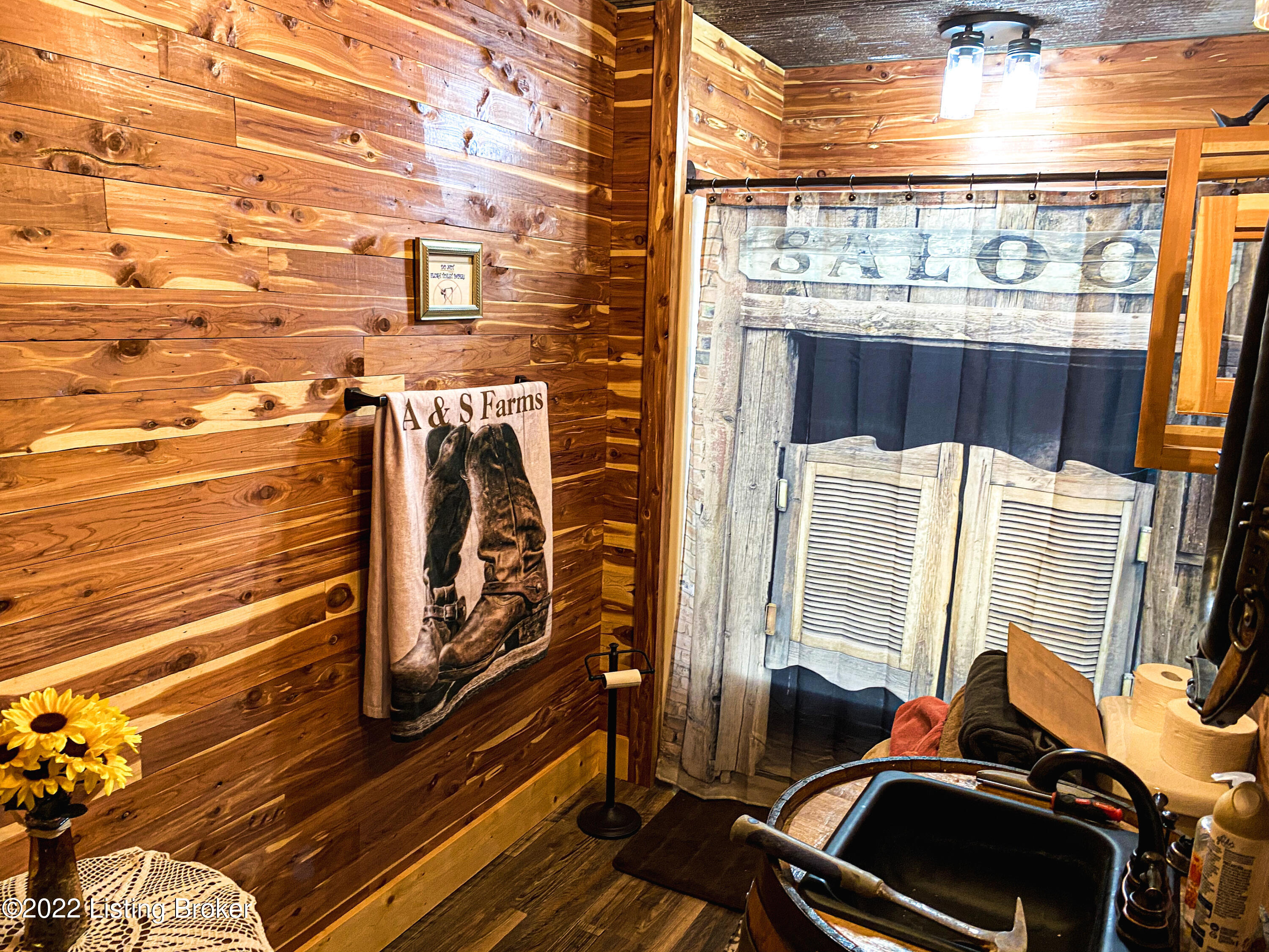 935 Frontage Road Leitchfield, KY 42754 - Photo 88 of 96 Tub shower combo in the full bath of the condo