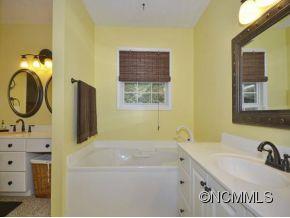 41 Wilderness Road Asheville, NC 28804 - Photo 14 of 19 Gallery Image 14
