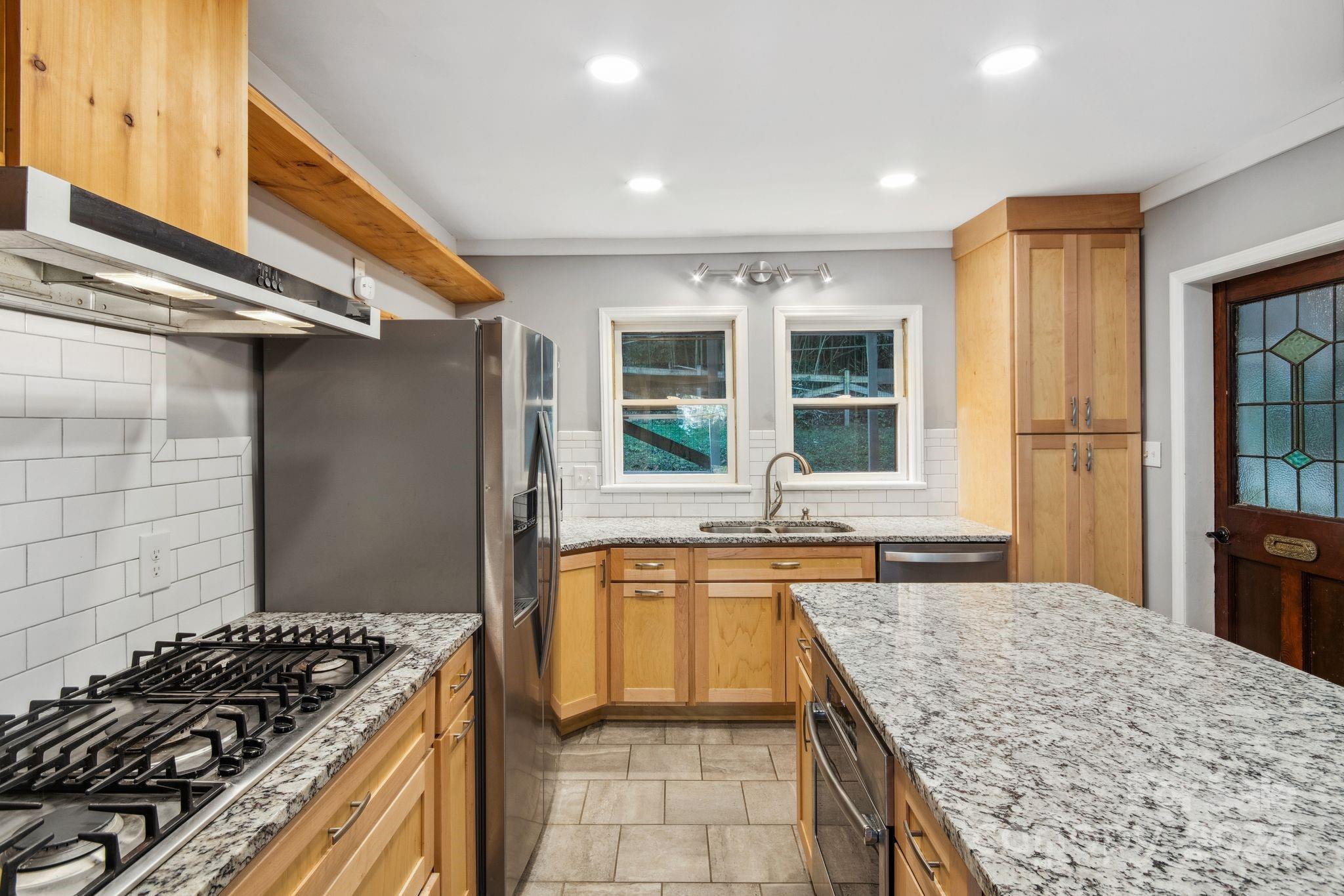 1016 Hebron Road Hendersonville, NC 28739 - Photo 14 of 47 Gallery Image 14