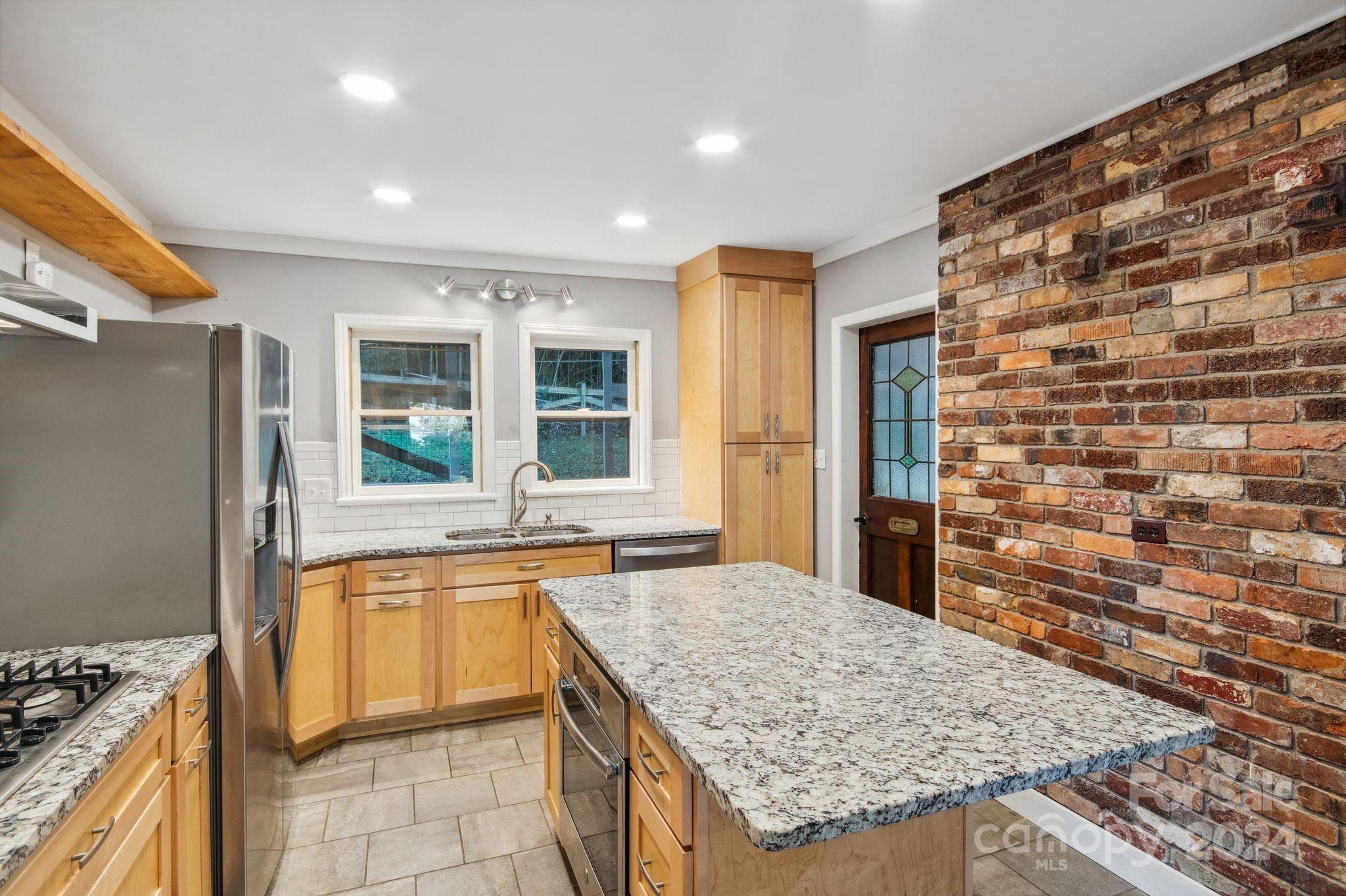 1016 Hebron Road Hendersonville, NC 28739 - Photo 19 of 47 Gallery Image 19
