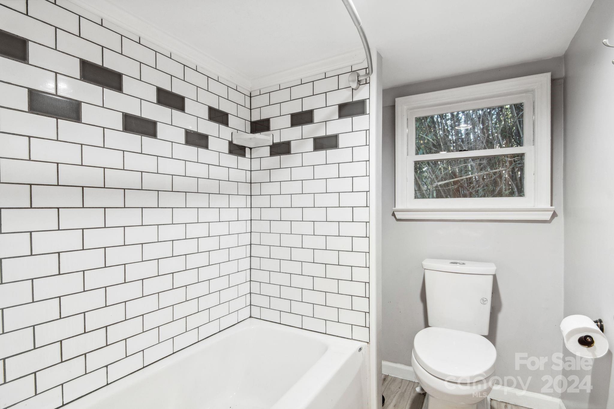 1016 Hebron Road Hendersonville, NC 28739 - Photo 21 of 47 Gallery Image 21