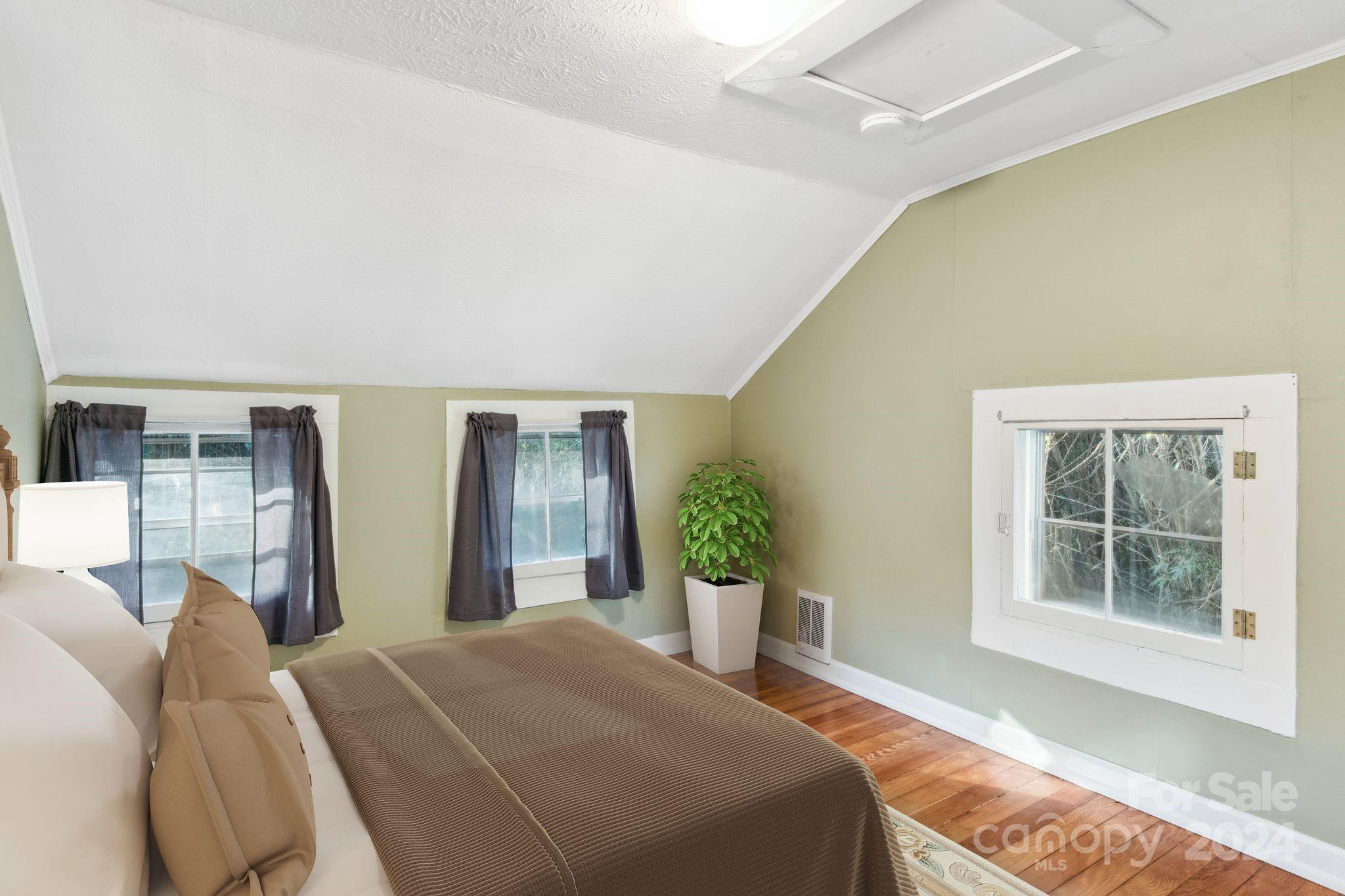1016 Hebron Road Hendersonville, NC 28739 - Photo 25 of 47 Gallery Image 25