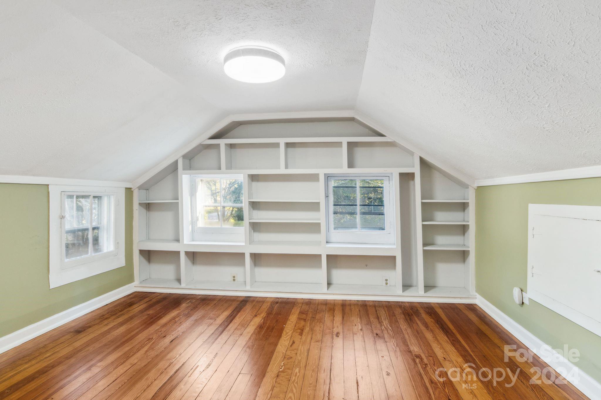 1016 Hebron Road Hendersonville, NC 28739 - Photo 29 of 47 Gallery Image 29