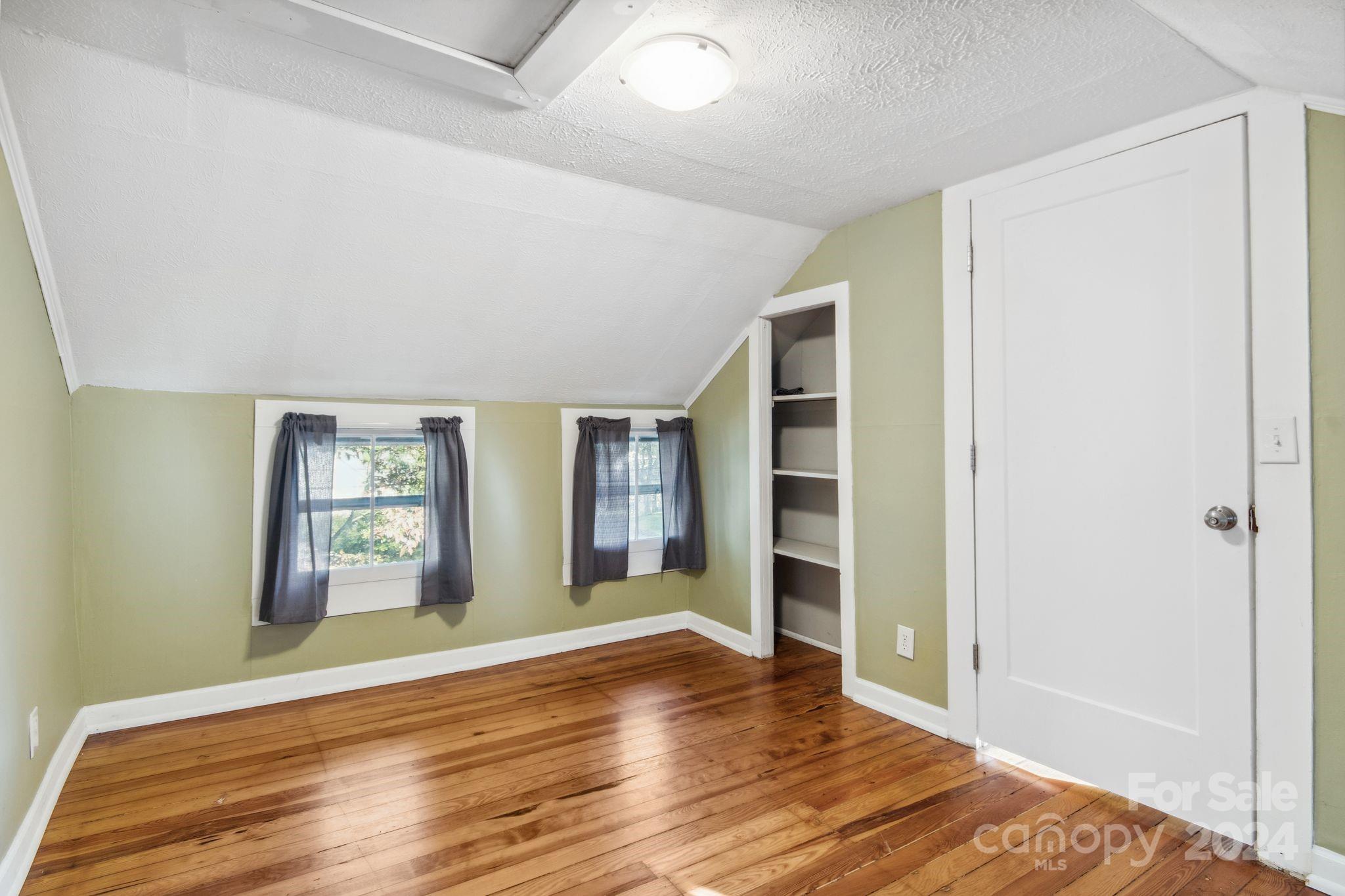 1016 Hebron Road Hendersonville, NC 28739 - Photo 30 of 47 Gallery Image 30