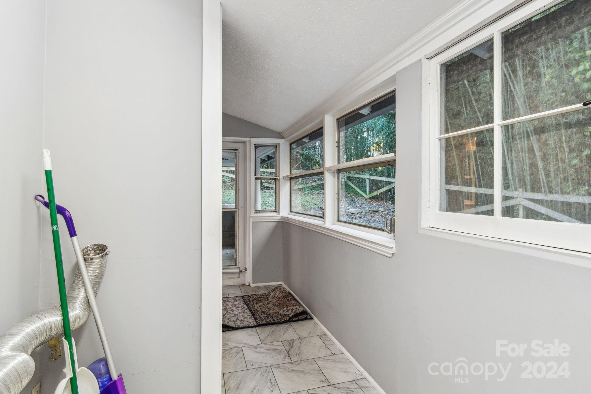 1016 Hebron Road Hendersonville, NC 28739 - Photo 34 of 47 Gallery Image 34