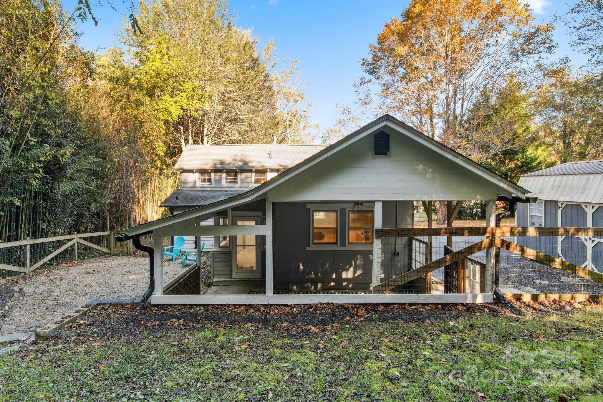 1016 Hebron Road Hendersonville, NC 28739 - Photo 41 of 47 Gallery Image 41