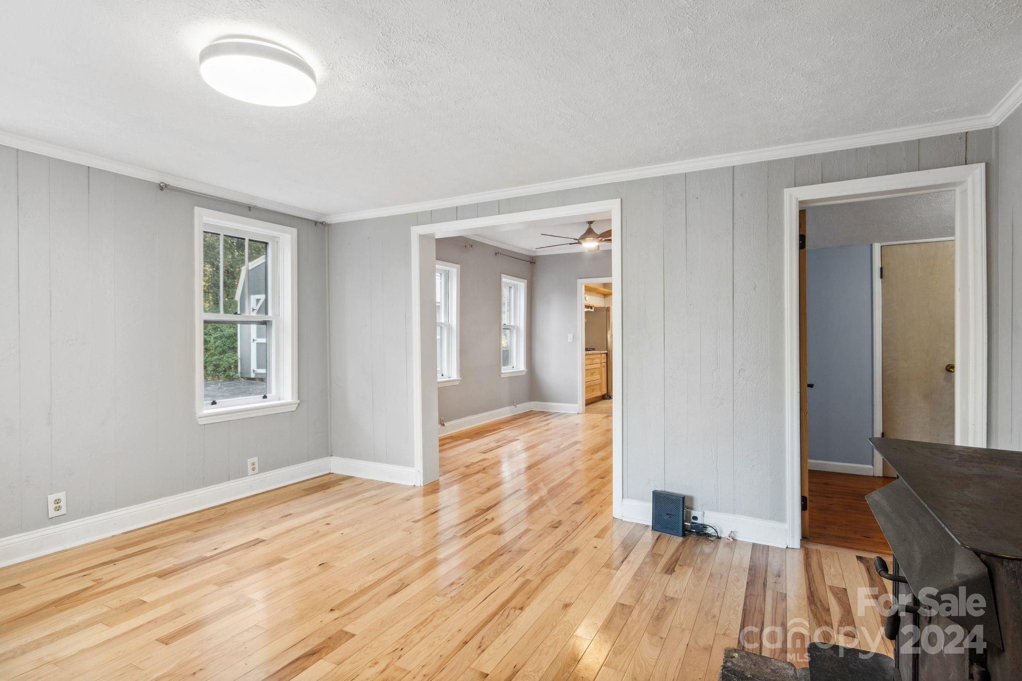 1016 Hebron Road Hendersonville, NC 28739 - Photo 7 of 47 Gallery Image 7
