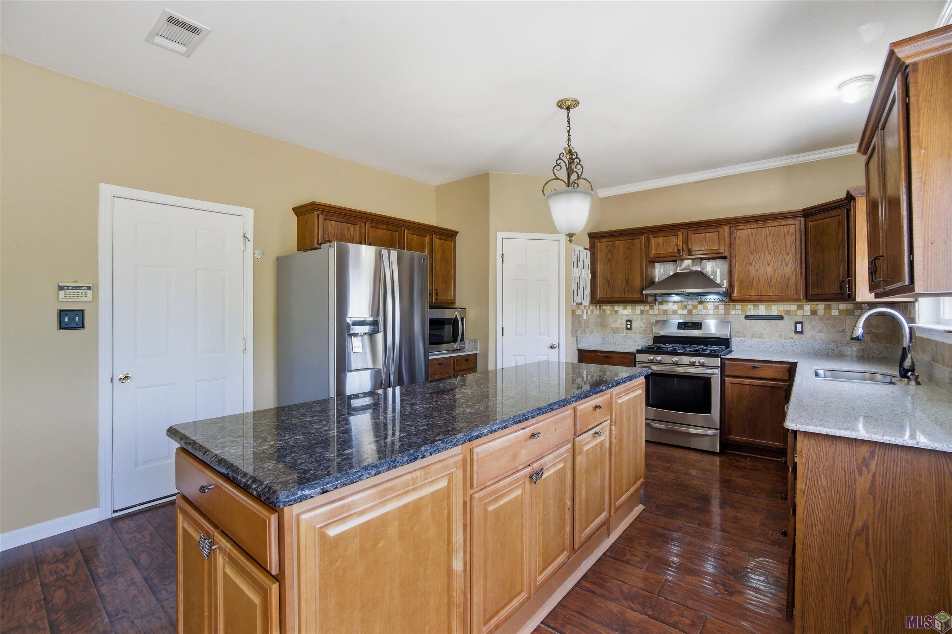 14222 Cedar Pointe Avenue Baton Rouge, LA 70809 - Photo 7 of 27