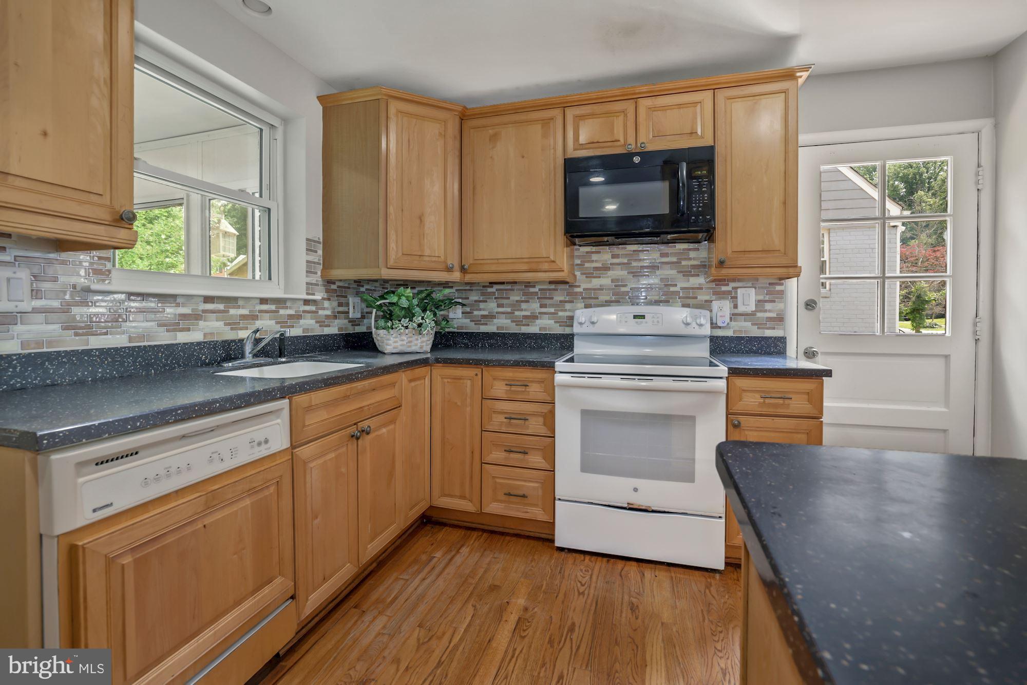 3919 Isbell Street Silver Spring, MD 20906 - Photo 8 of 37 Updated kitchen
