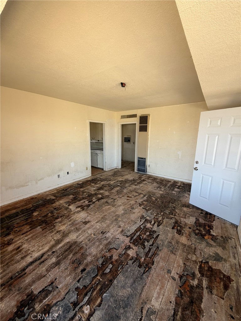 321 South Richmond Road Ridgecrest, CA 93555 - Photo 6 of 26