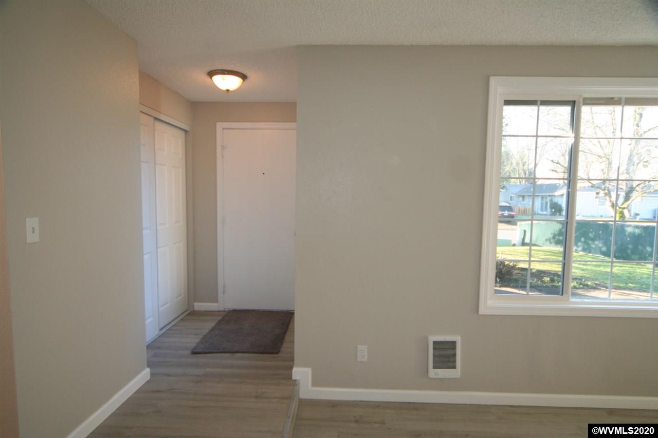 1765 Del Rio Avenue Southeast Albany, OR 97322 - Photo 4 of 27 Gallery Image 4