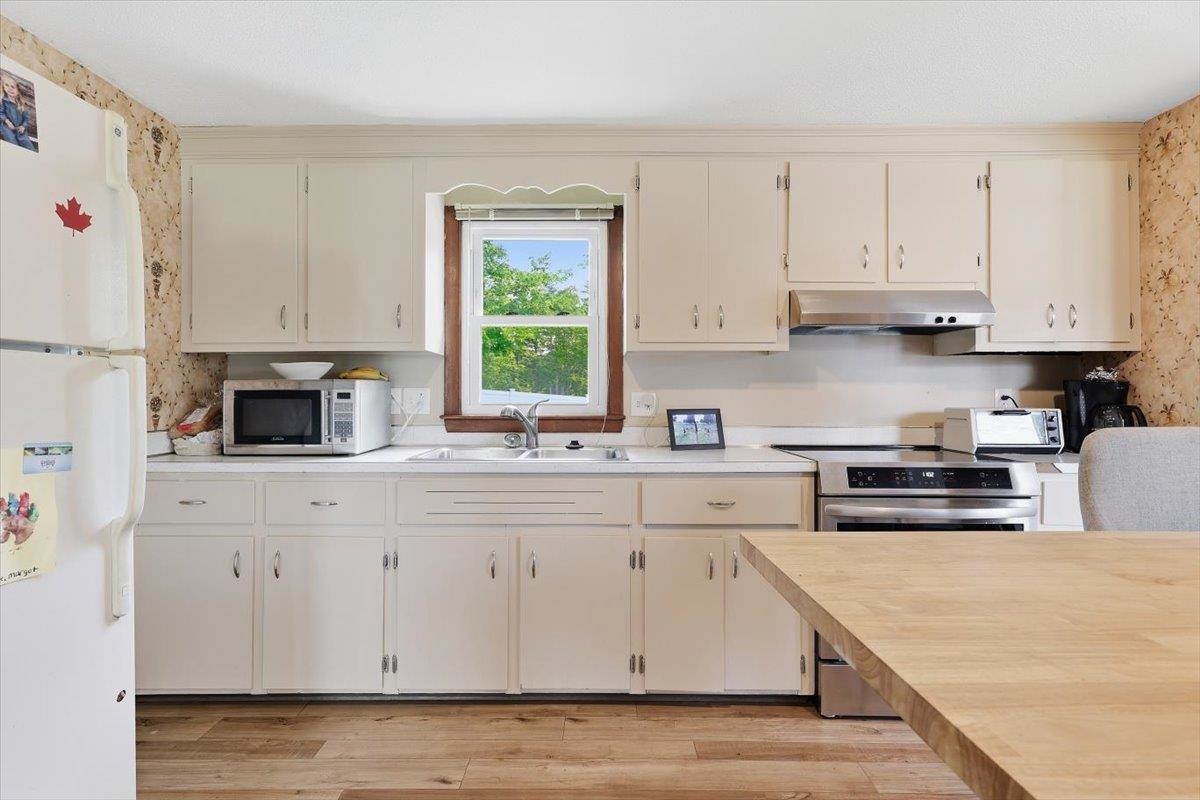 7 Hideaway Road Nashua, NH 03064 - Photo 18 of 46 Gallery Image 18