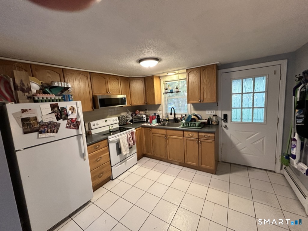 87 Edgemere Road Coventry, CT 06238 - Photo 2 of 9