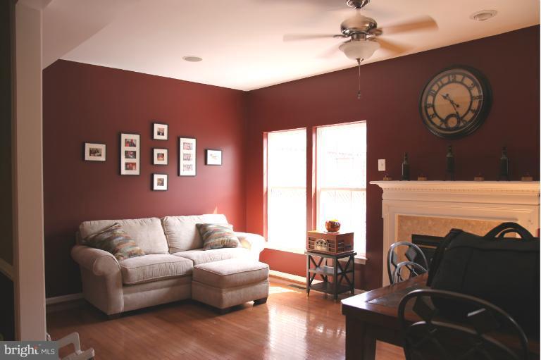 25272 Curiosity Square Aldie, VA 20105 - Photo 13 of 26 Interior (General)