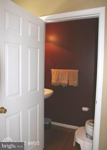 25272 Curiosity Square Aldie, VA 20105 - Photo 5 of 26 Bath