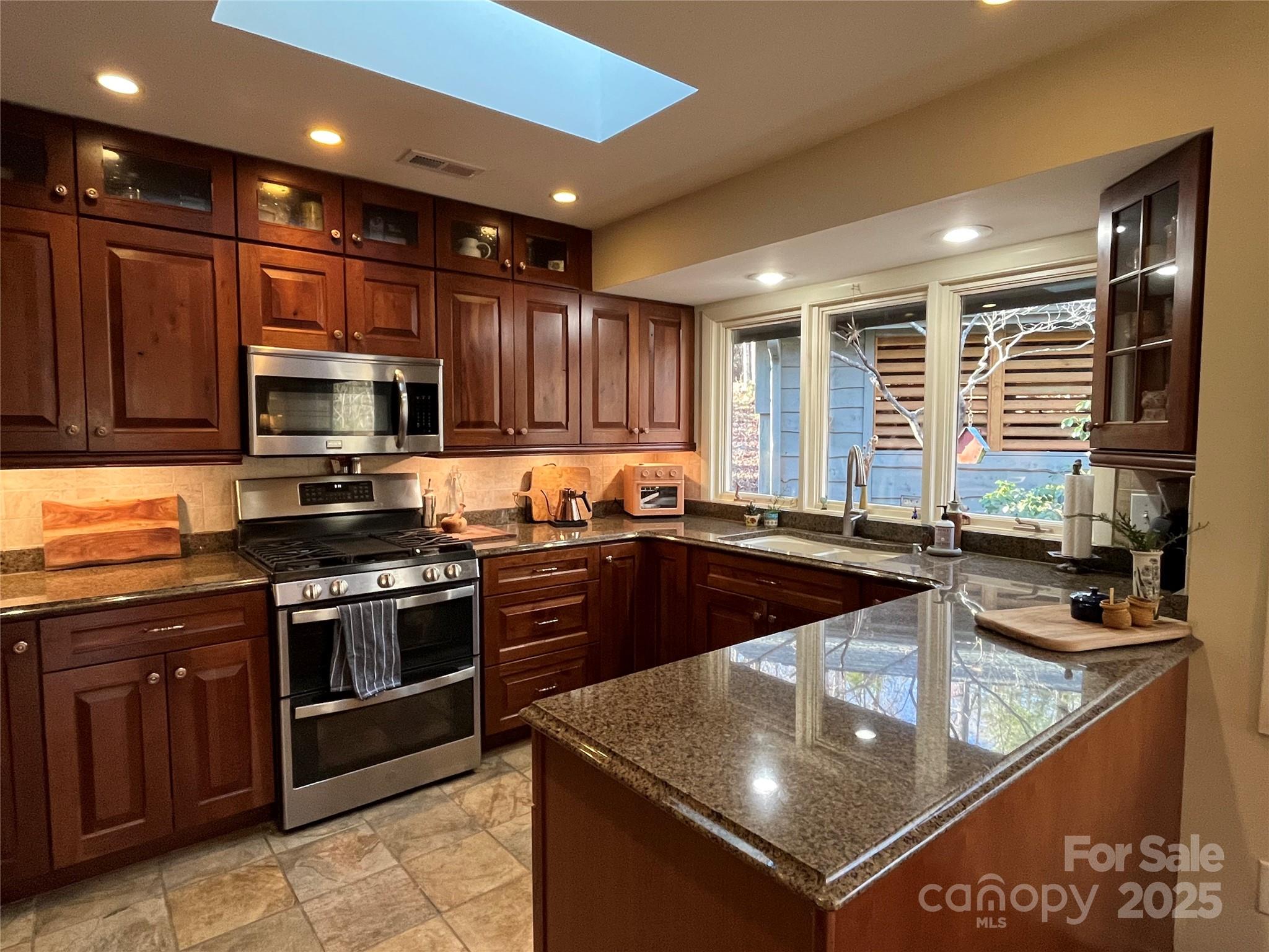 1368 Cardinal Road Brevard, NC 28712 - Photo 6 of 45 Gallery Image 6