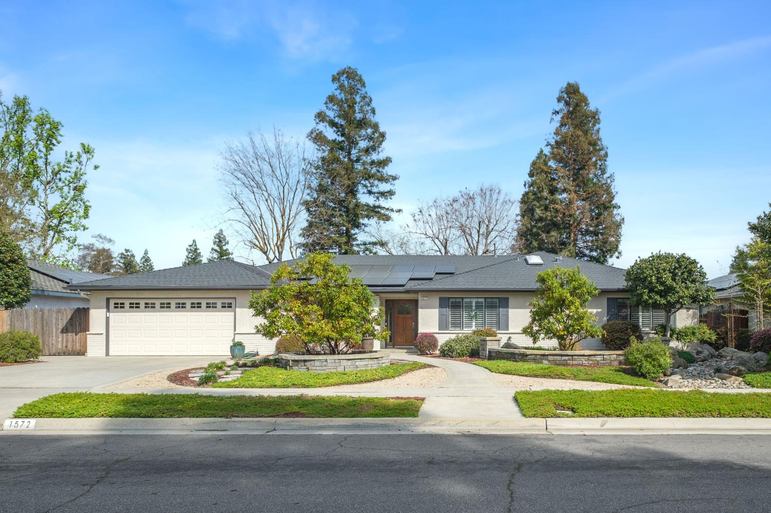 1572 East Decatur Avenue Fresno, CA 93720 - Photo 1 of 33