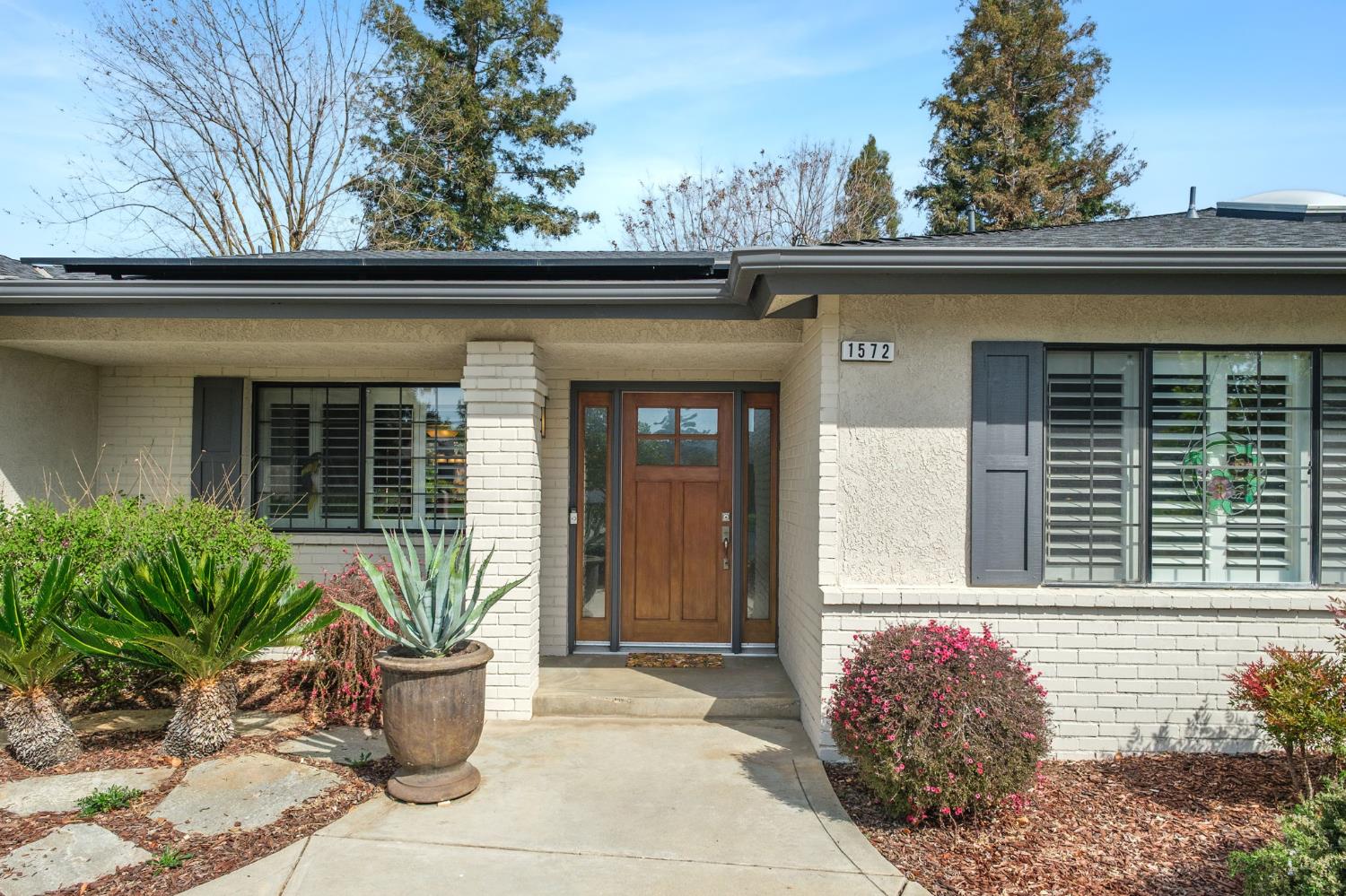 1572 East Decatur Avenue Fresno, CA 93720 - Photo 3 of 33