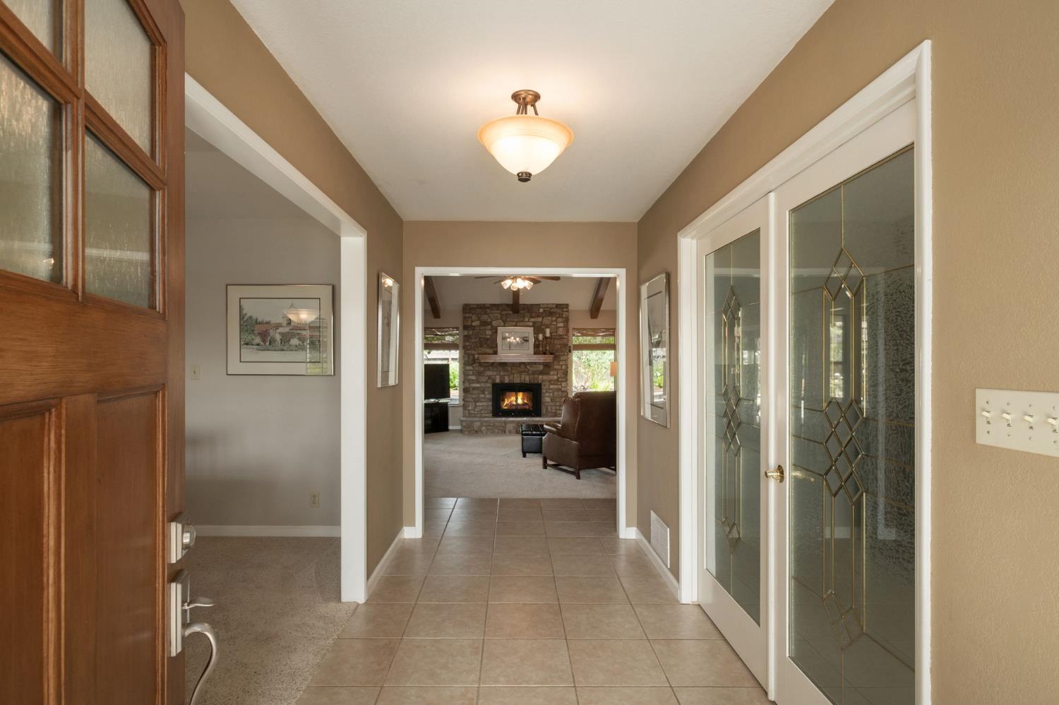 1572 East Decatur Avenue Fresno, CA 93720 - Photo 4 of 33