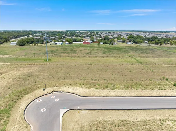 $144,000 | 205 Amistad Circle, McGregor, TX 76657