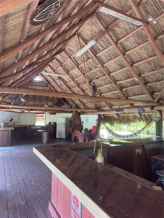 842 Hunting Club Avenue Clewiston, FL 33440 - Photo 28 of 34 a room with lots of counter top space