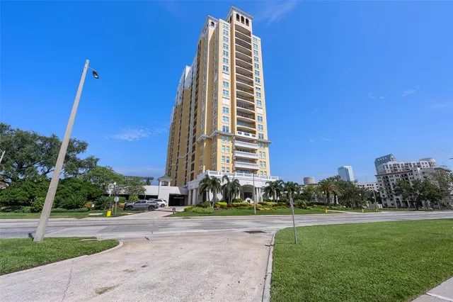 $3,950 | 345 Bayshore Boulevard, Unit 1805, Tampa, FL 33606