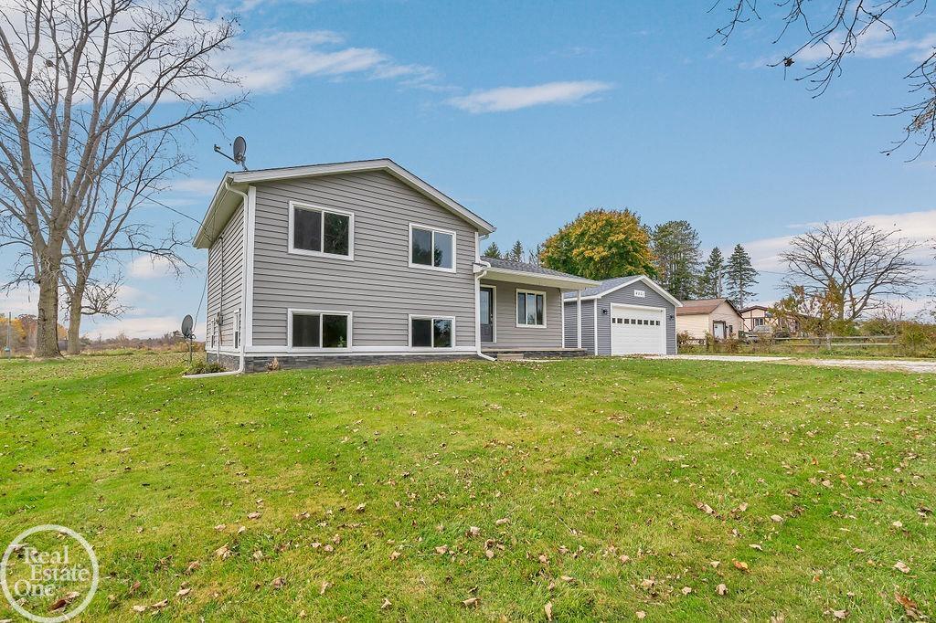 8051 Logana Road Avoca, MI 48006 - Photo 3 of 39
