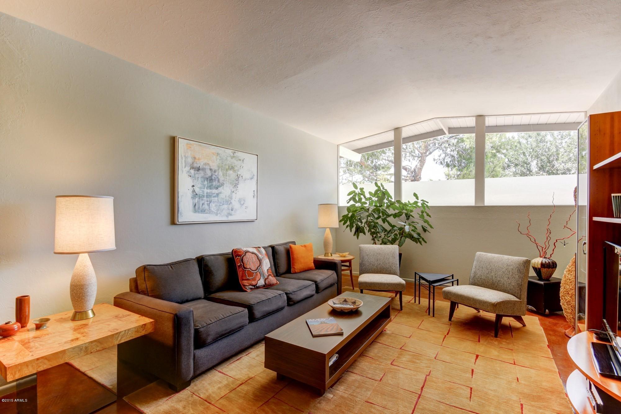 Family Room (1)