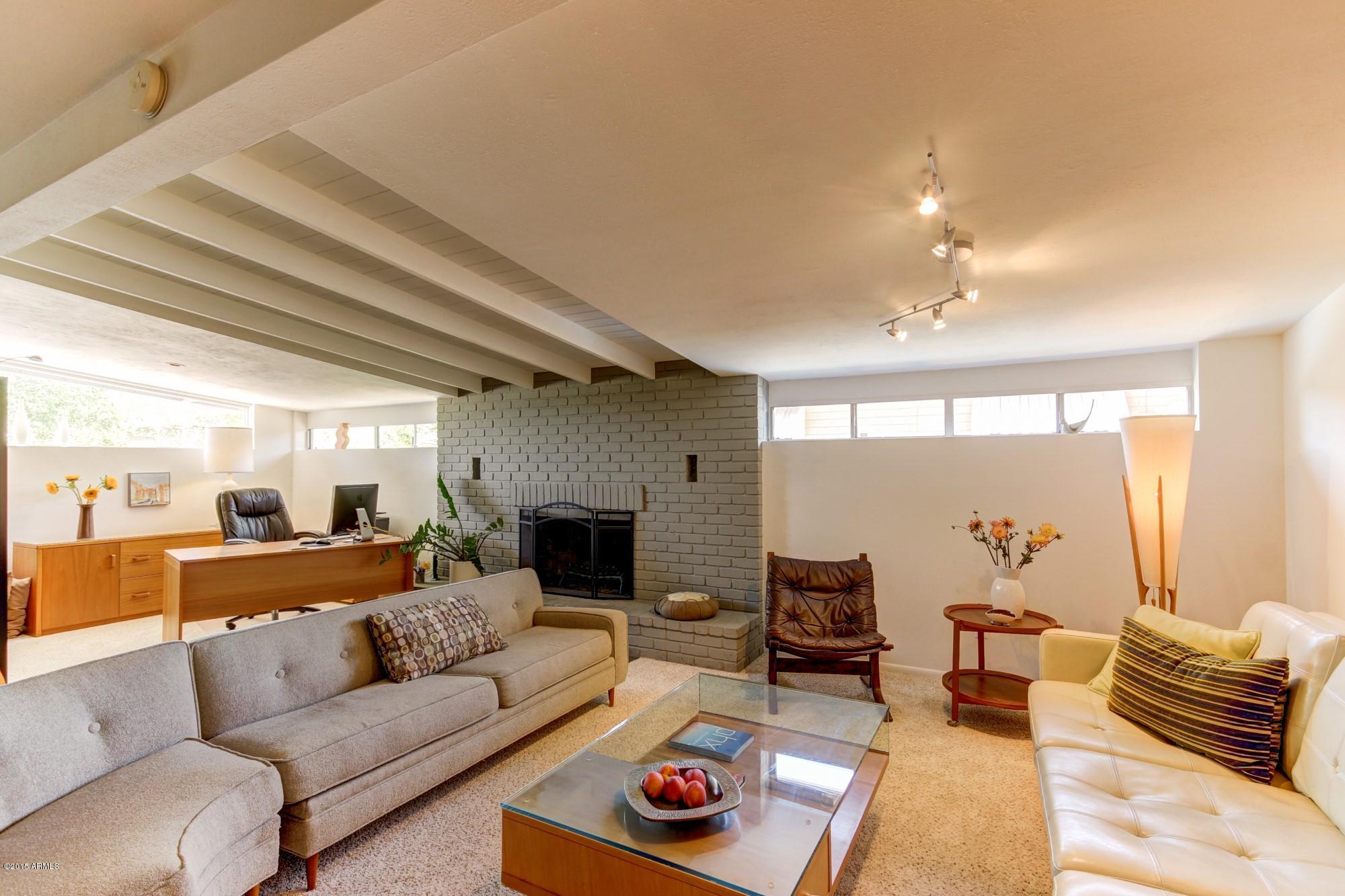 Living Room (3)