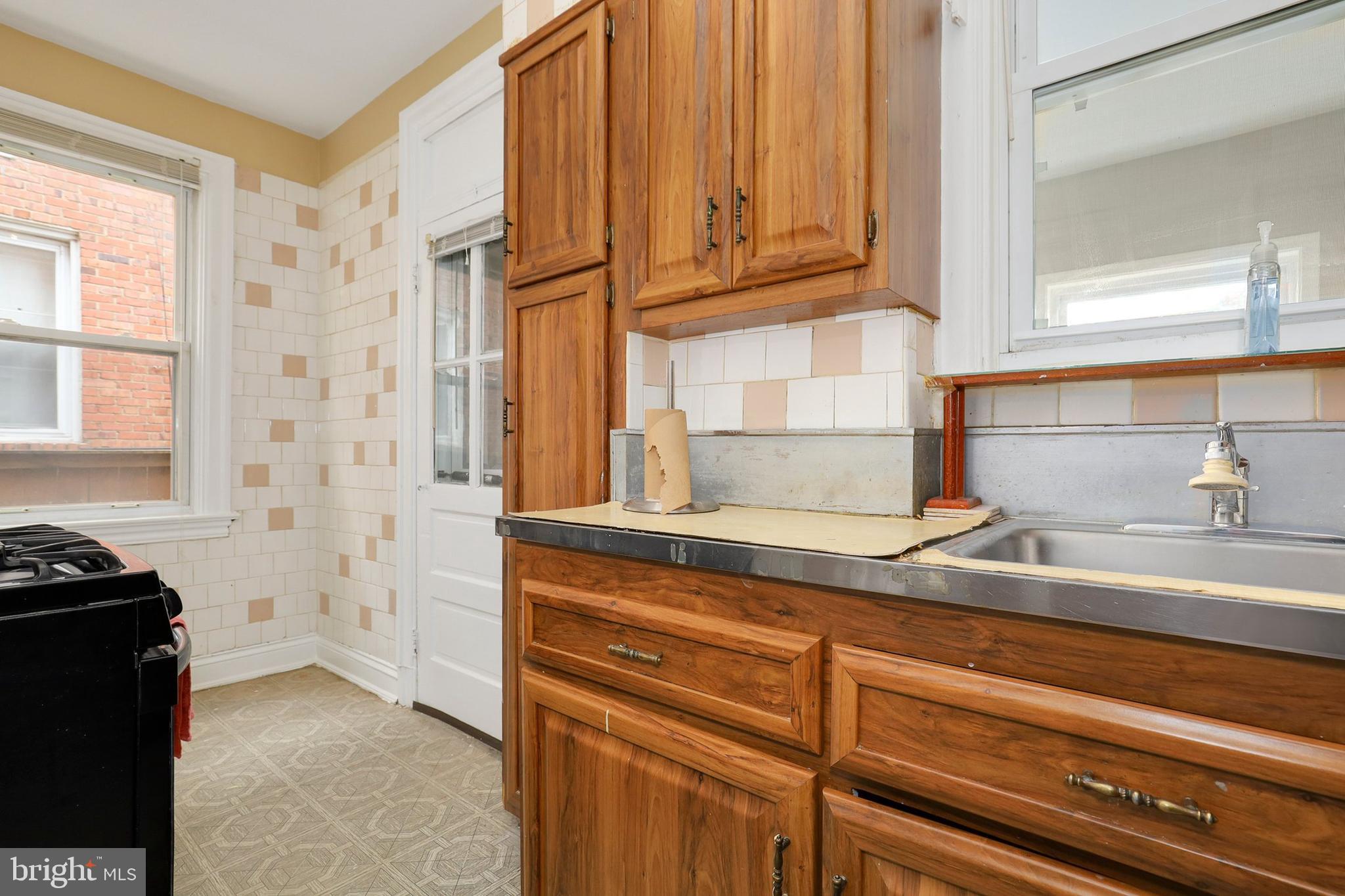 607 Rittenhouse Street Northwest Washington, DC 20011 - Photo 6 of 26