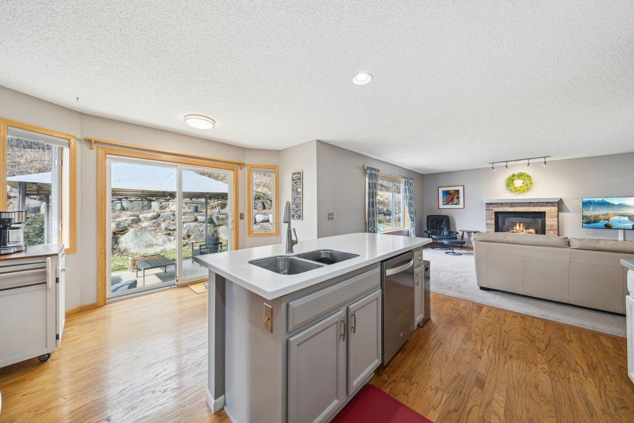 688 Falcon Ridge Road Woodbury, MN 55125 - Photo 16 of 36 Gallery Image 16