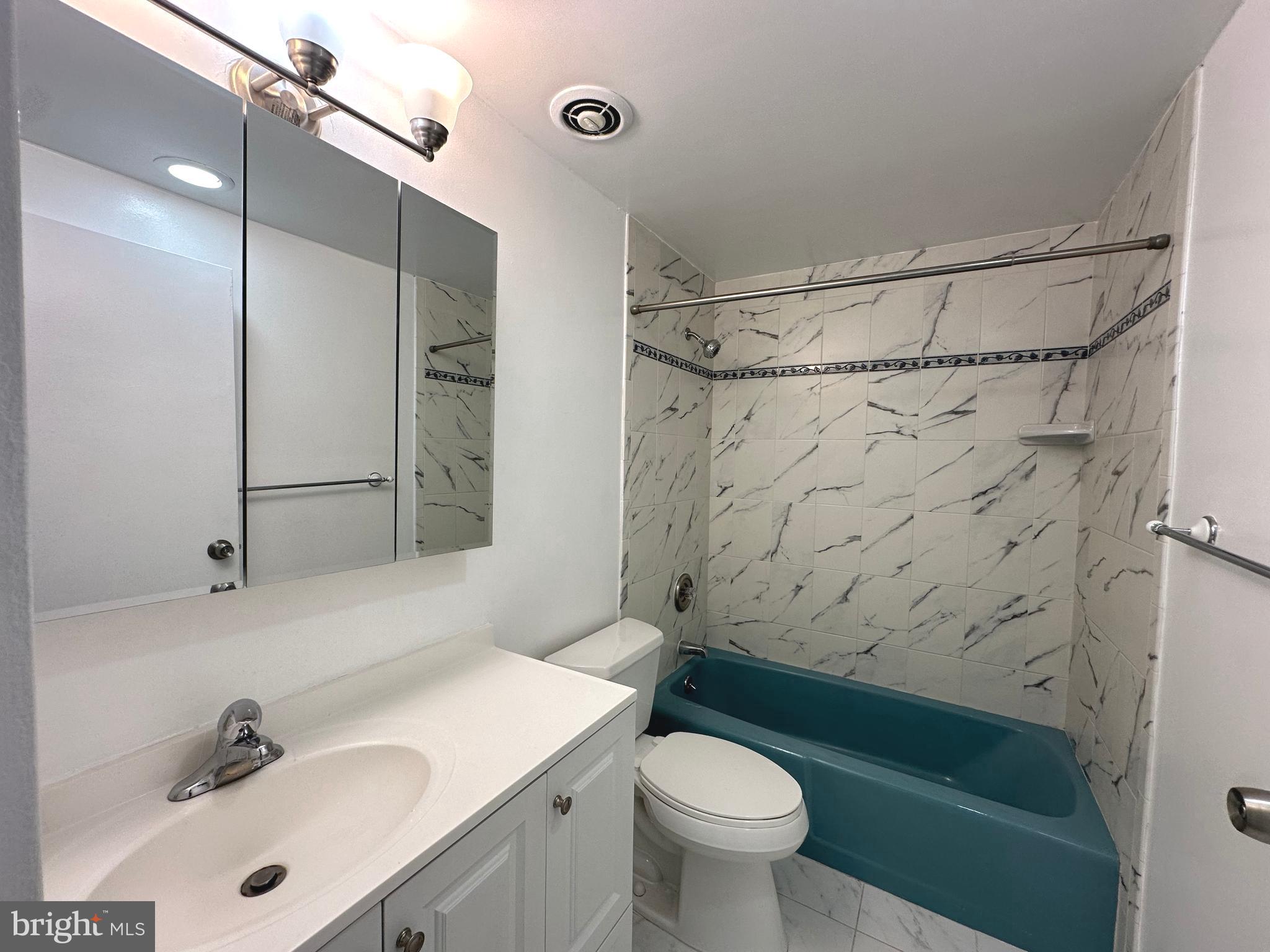 9701 Fields Road, Unit 805 Gaithersburg, MD 20878 - Photo 24 of 34 Gallery Image 24