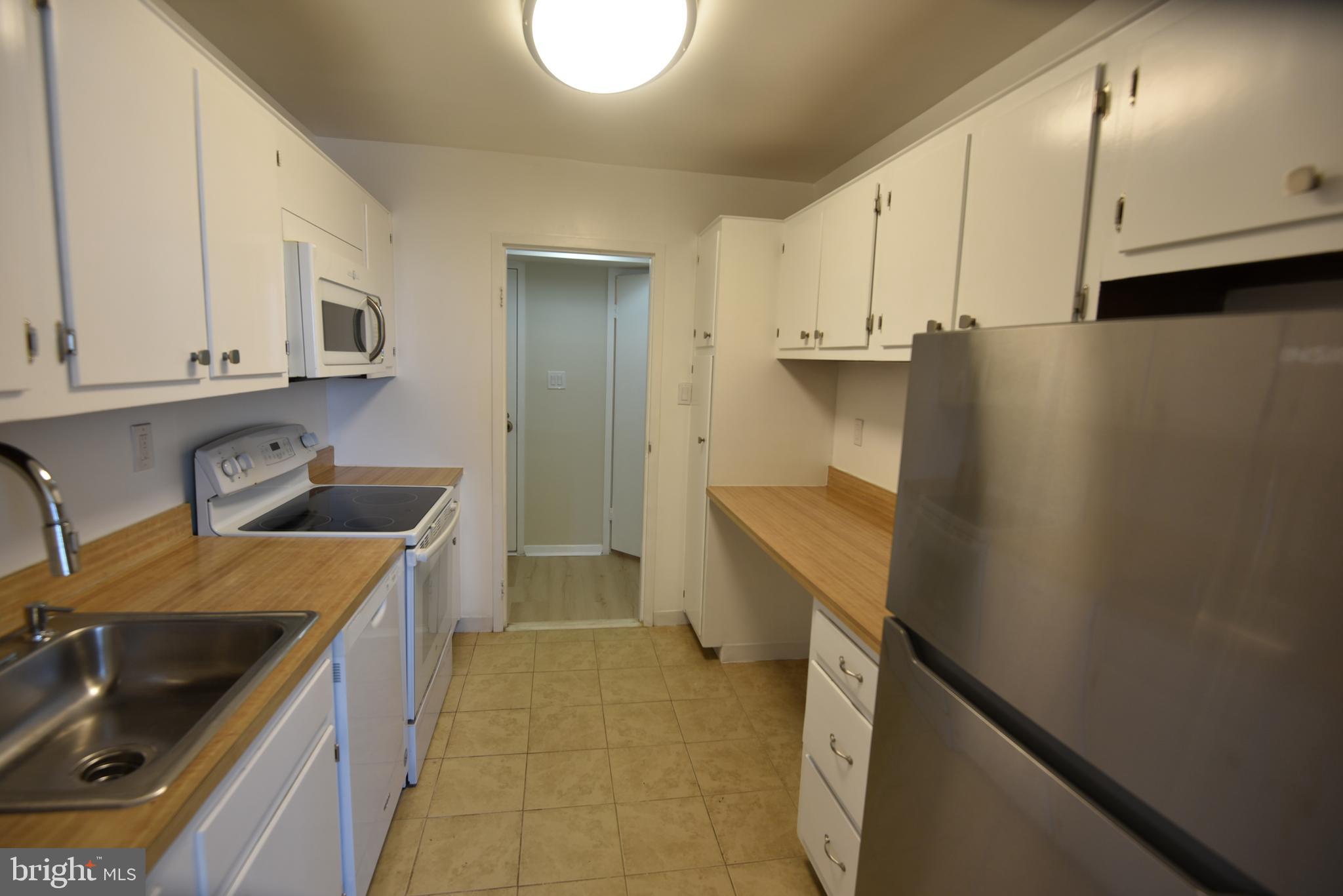 9701 Fields Road, Unit 805 Gaithersburg, MD 20878 - Photo 5 of 34 Gallery Image 5