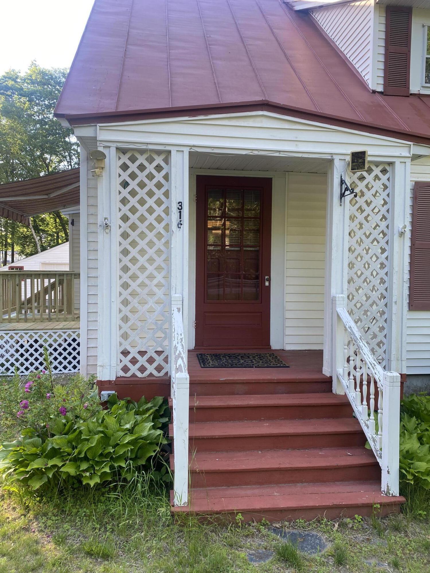 316 Canaan Road Skowhegan, ME 04976 - Photo 8 of 41 8 Front entrance