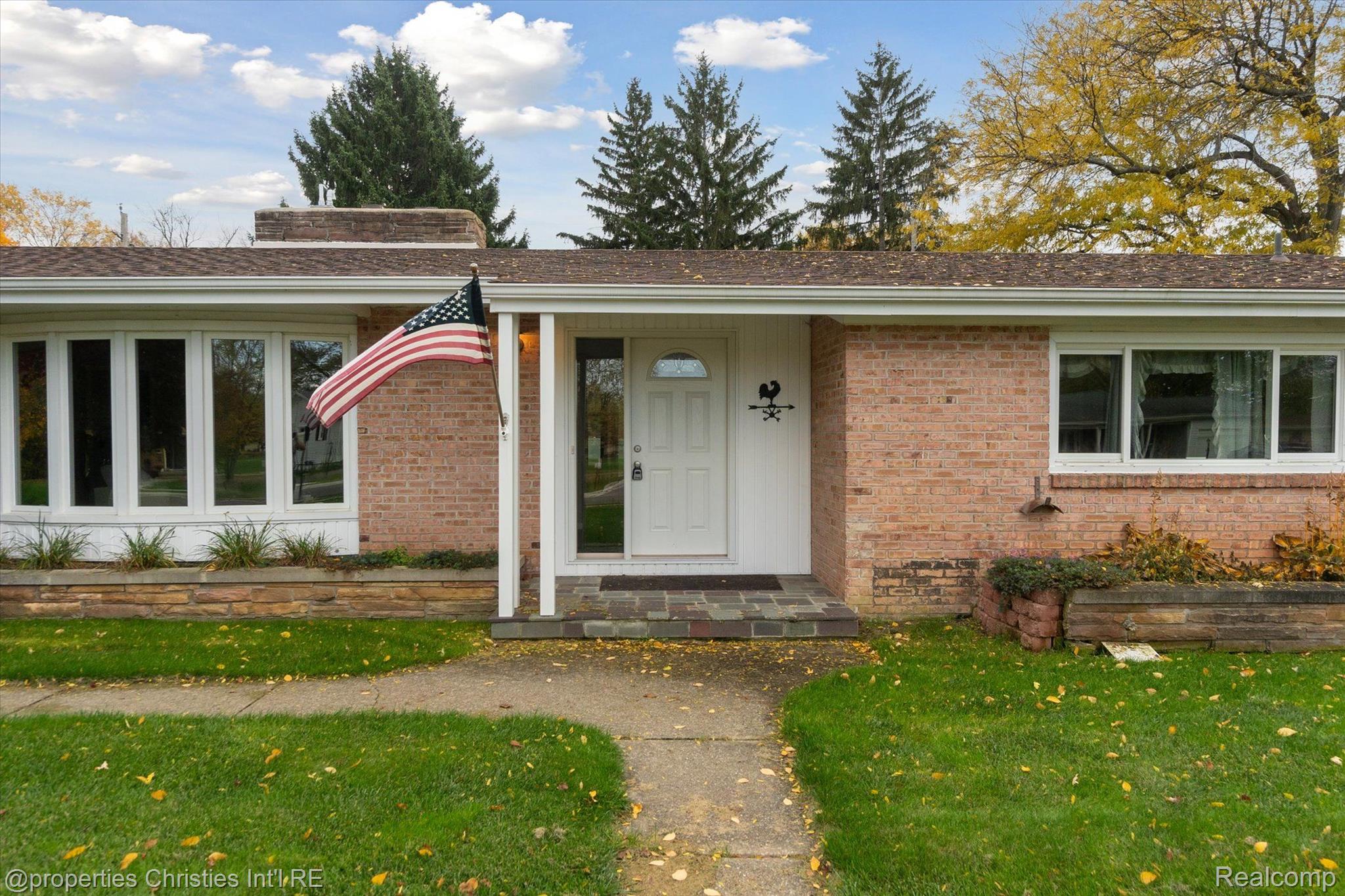 728 Devonshire Road Fowlerville, MI 48836 - Photo 2 of 51 Gallery Image 2