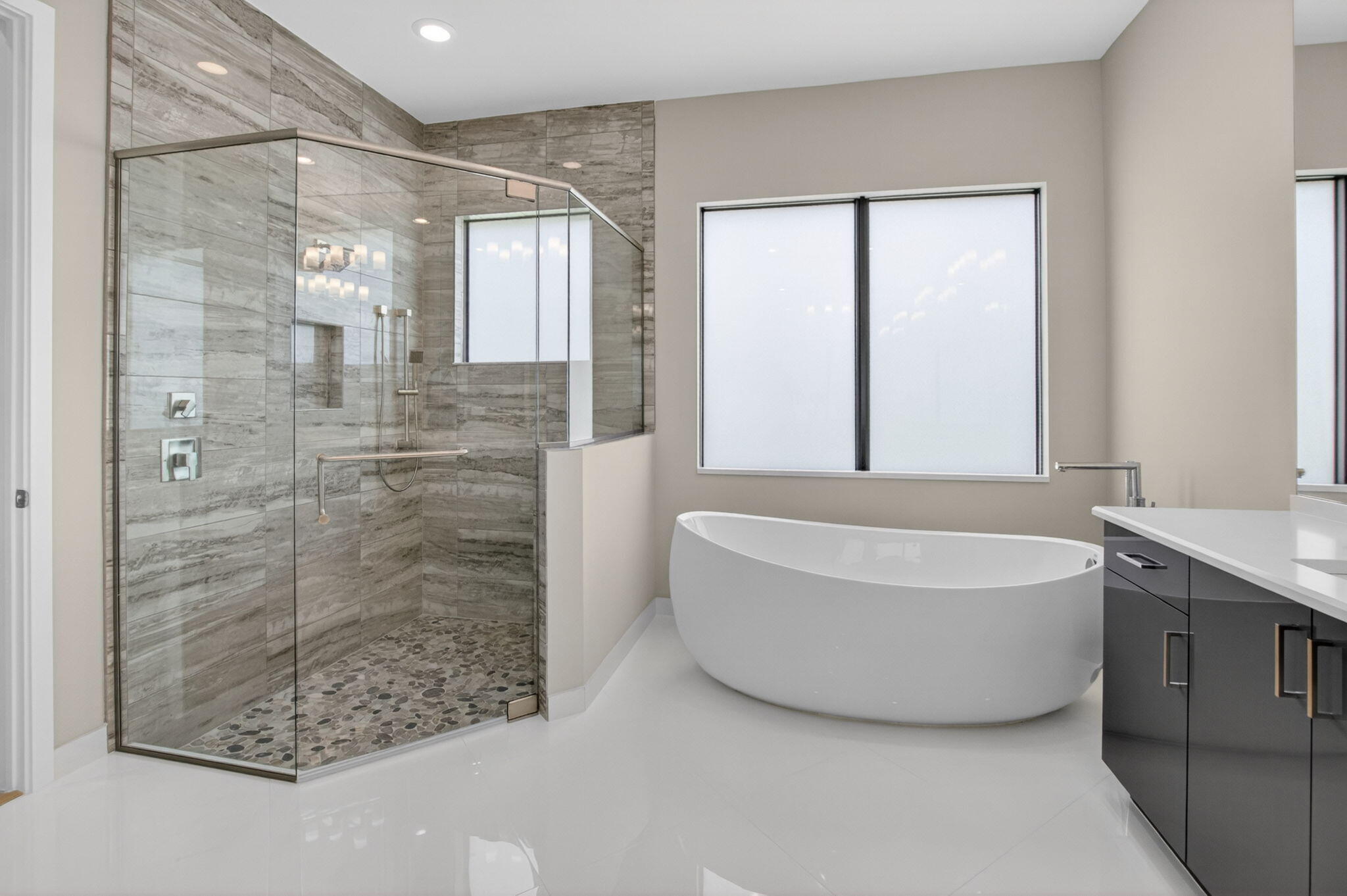 17089 Rainbow Fls Trail Boca Raton, FL 33496 - Photo 41 of 141 Custom Tub/Upgraded Shower
