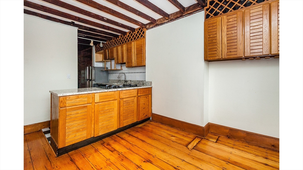 31 Myrtle Street, Unit 4 Boston, MA 02114 - Photo 4 of 14