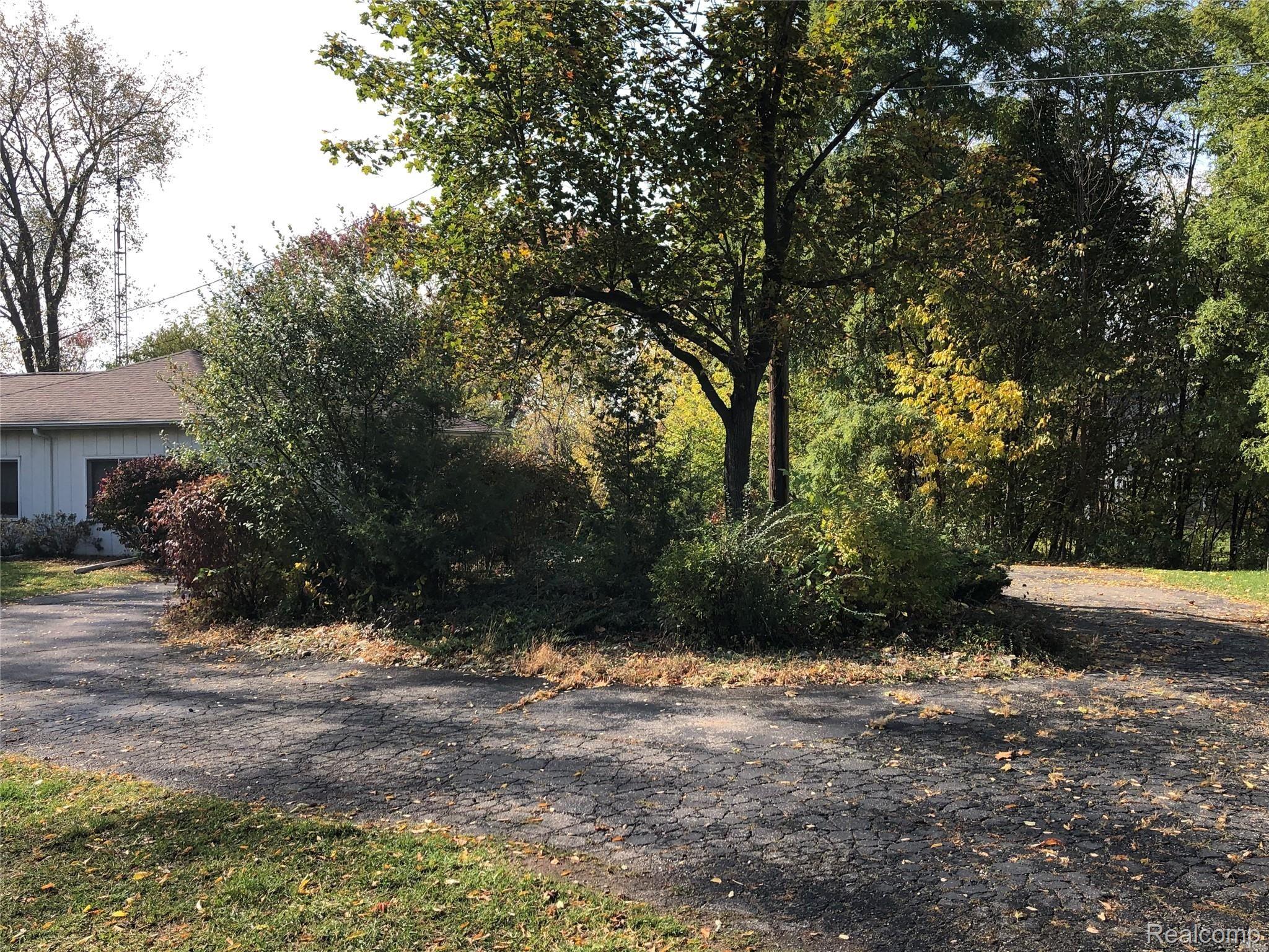 11004 White Lake Road Fenton, MI 48430 - Photo 17 of 19 tempImagevVTr6s.jpg
