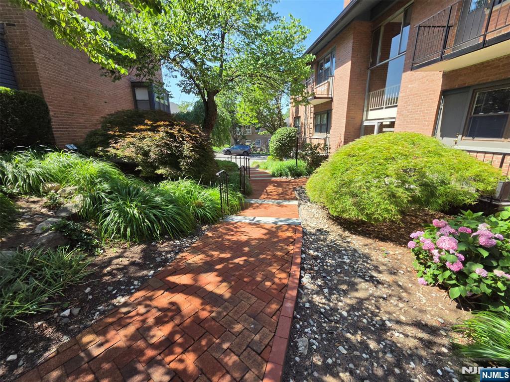 60 Madison Place, Unit A10 Ridgewood, NJ 07450 - Photo 31 of 34