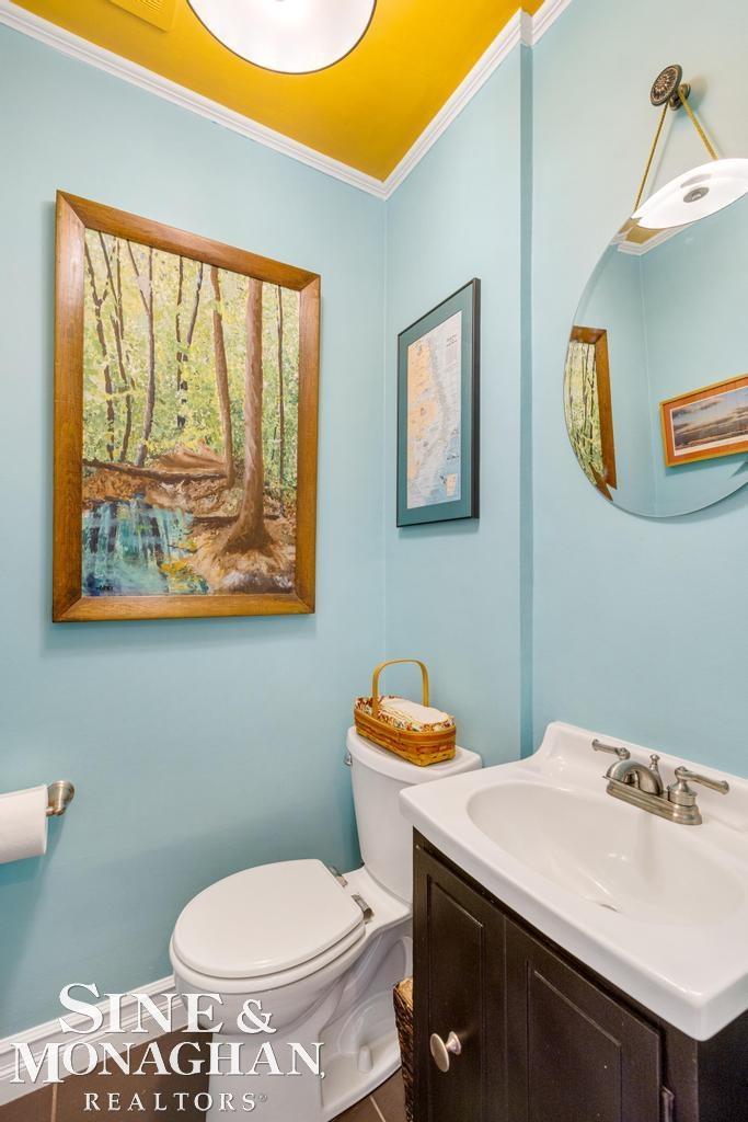 1379 Hampton Road Grosse Pointe, MI 48236 - Photo 16 of 42 50128952-6b758b92-e6d2-483a-8021-60e02813f2d6.JPG