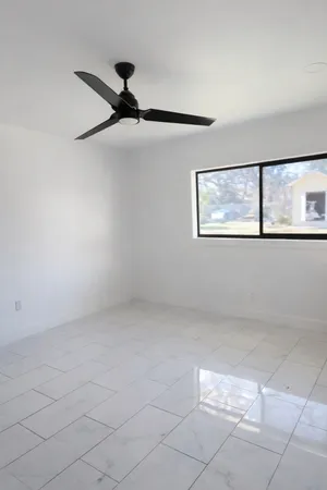 $2,350 | 2014 Pecan Street, Bastrop, TX 78602