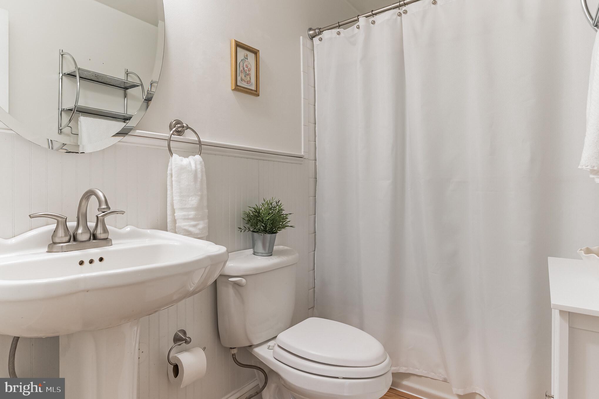 300 Wilson Road Huntingtown, MD 20639 - Photo 22 of 39 Hall Bath