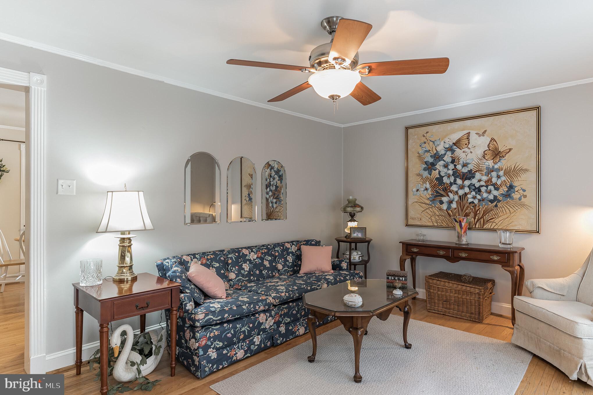 300 Wilson Road Huntingtown, MD 20639 - Photo 10 of 39 Inviting Family Room