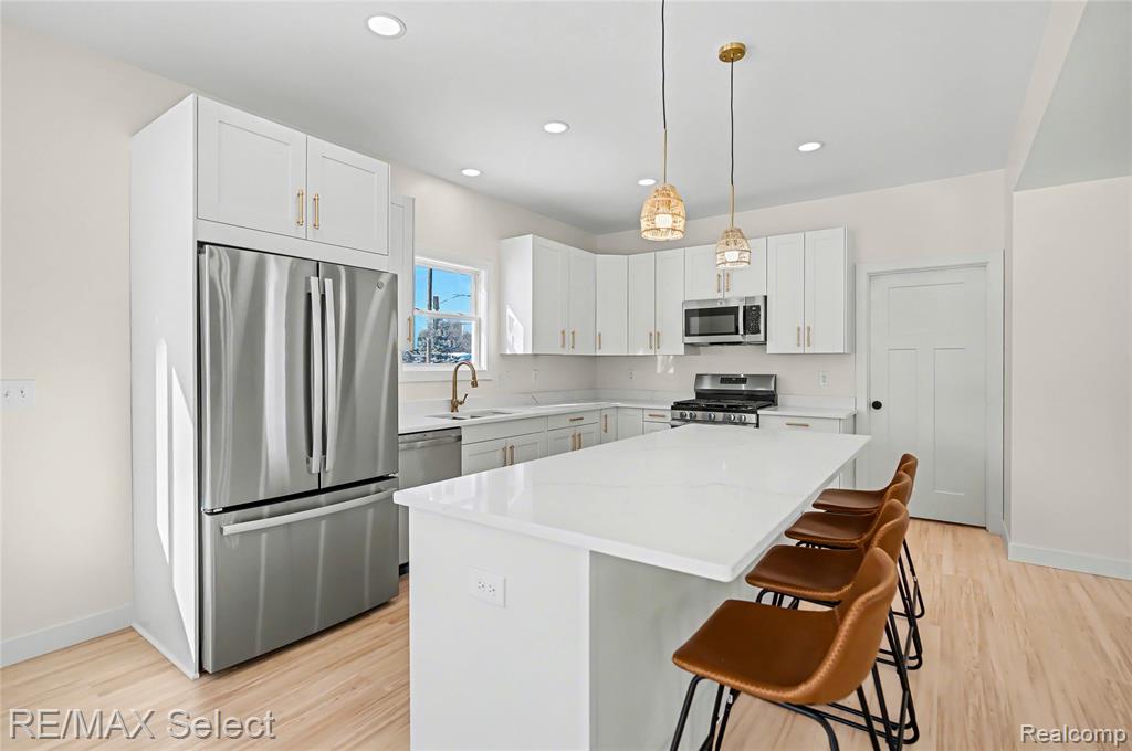 408 3rd Street Fenton, MI 48430 - Photo 6 of 69 Gallery Image 6