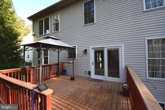 $525,000 | 11016 North Lamont Court, Fredericksburg, VA 22407